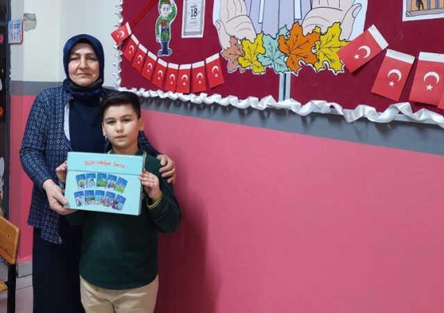 9 Yaşındaki Yekta, Kompozisyon Ödülünü Depremzede Kardeşlerine Hediye Etti