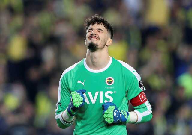 Saatler kaldı! Manchester United, Altay Bayındır'ı resmen açıklıyor