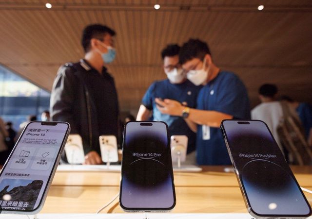 Çin, siber güvenlik endişesiyle memurların iPhone marka telefon kullanmasını yasakladı