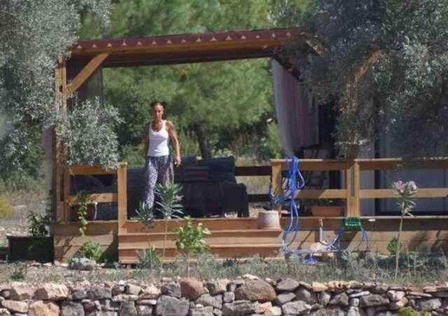 Müziği bırakıp Bodrum'a yerleşen Özlem Tekin kayıplara karıştı! Komşuları 2 yıldır haber alamıyor