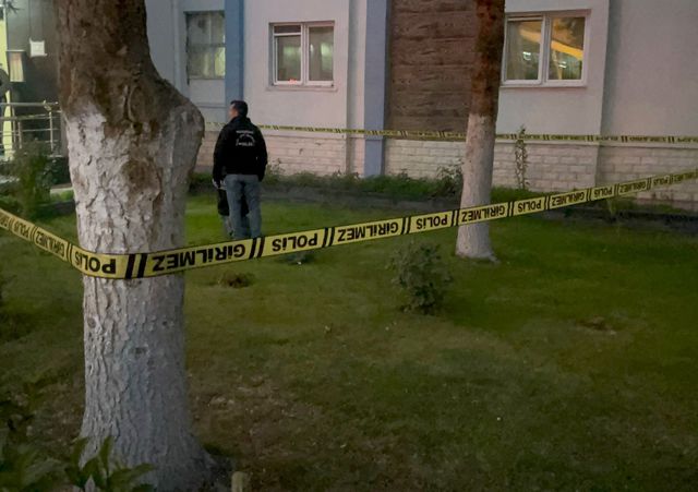 9. kattan düşen 17 yaşındaki İpek, toprağa verildi