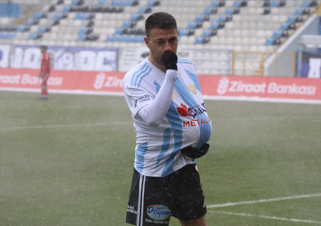 6 gollü düelloda kazanan Erzurumspor