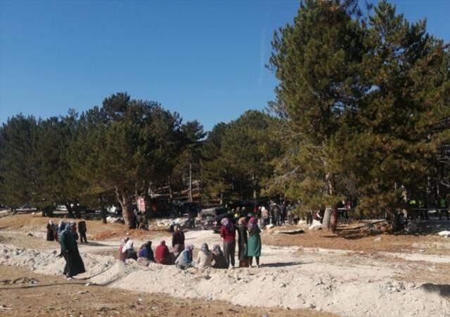 Afyonkarahisar'da öğrenci servisi devrildi: 4'ü öğrenci 5 kişi öldü, 3 kişi yaralandı