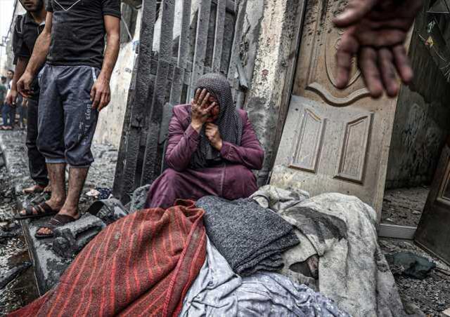 Gazze'de İsrail saldırıları sonucu bir gecede 110 Filistinli hayatını kaybetti