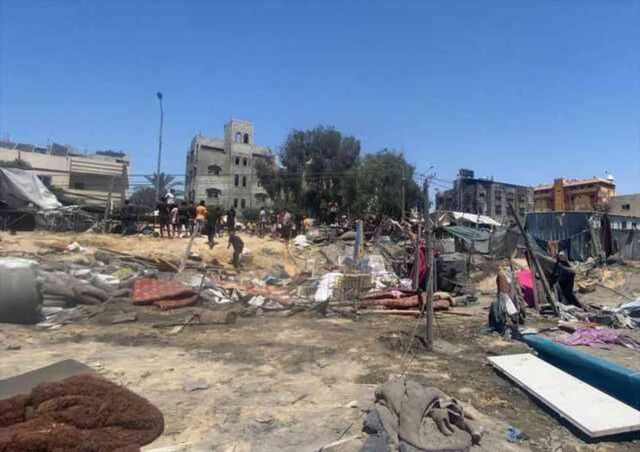 İsrail'in Gazze'de El-Mevasi bölgesine saldırısında can kaybı 90'a çıktı