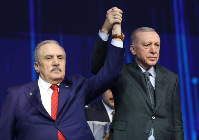 Partilerinden istifa eden 3 vekil, AK Parti'ye katıldı