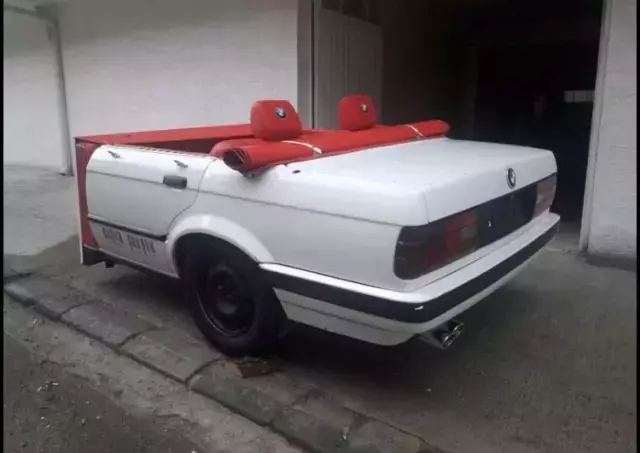 Şaka değil gerçek! 1990 model otomobilin yarısını 5 bin TL'ye satışa çıkardı