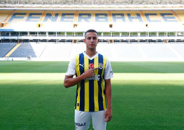 Son Dakika: Fenerbahçe, Galatasaray'ın eski oyuncusu Bartuğ Elmaz'ı kadrosuna kattı