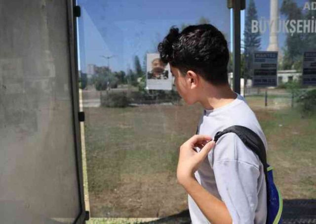 Otobüs duraklarına 'Sapık' ilanı astılar: 3 yaşındaki çocuğa saldırdı, görenler polisi arasın