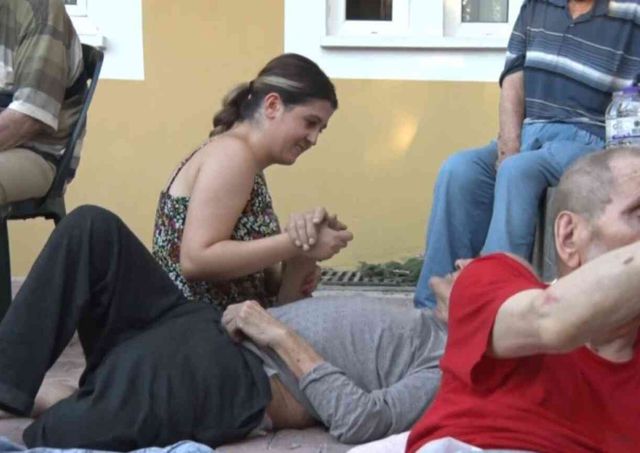 Huzurevindeki klima bomba gibi patladı! Dumandan etkilenenler hastaneye kaldırıldı