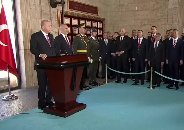 Cumhurbaşkanı Erdoğan ve devlet erkanı Anıtkabir'i ziyaret ediyor