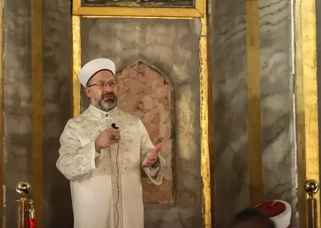 Ayasofya'da namaz kıldıran Erbaş, gençlerden istekte bulundu: Namaz kılmayanları namaza davet ederek fetih gerçekleştireceksiniz