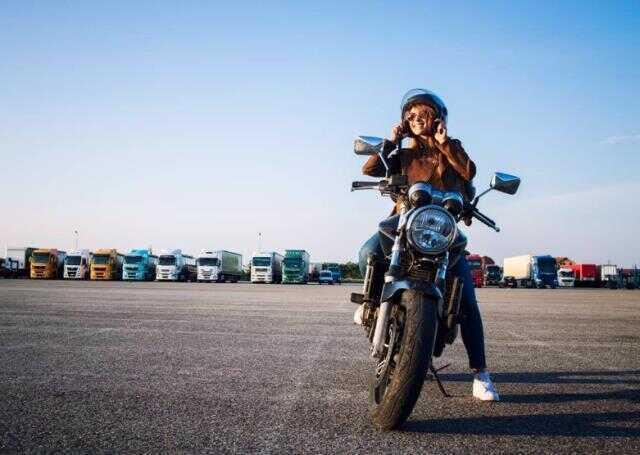 Rüyada motosiklet görmek, motosiklet sürmek ne anlama gelir? Rüyada motosiklet aldığını görmek ne demek?