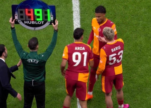 Galatasaray'a kötü haber! Yıldız oyuncu oyuna devam edemedi