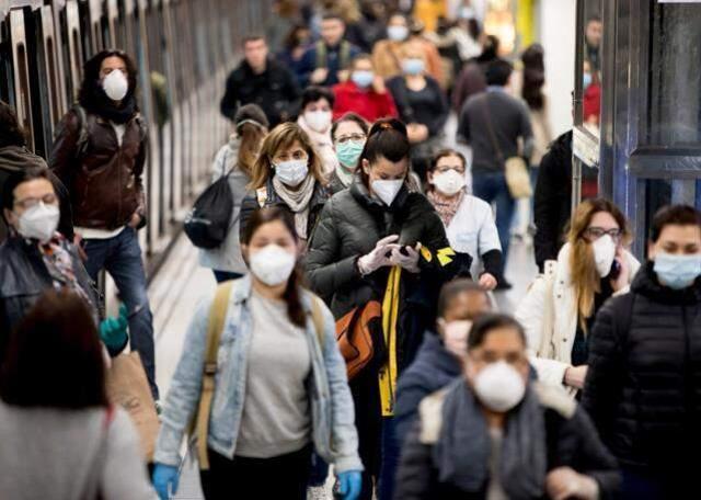 Koronavirüs bitmeden uzmanlardan yeni salgın uyarısı! 'Bağışıklık borcu' en çok gençler ve 20'li yaşlardaki kişileri etkiliyor