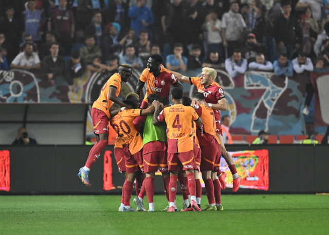 Galatasaray, Trabzonspor'u mağlup etti! Şampiyonluğa 1 maç kaldı
