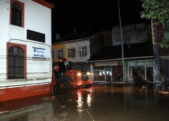 Selin vurduğu Bozkurt'ta yıkım çok büyük! Felaketin büyüklüğü fotoğraf karelerine yansıdı