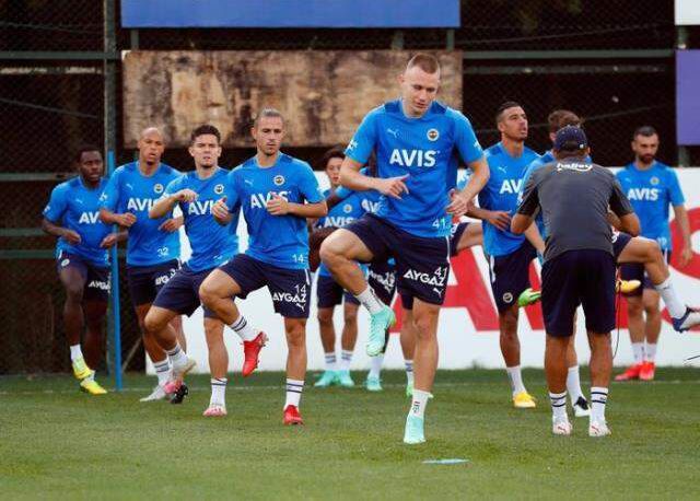 Fenerbahçe, ligin ilk haftasındaki Adana Demir maçına kabus gibi bir senaryo ile başlıyor