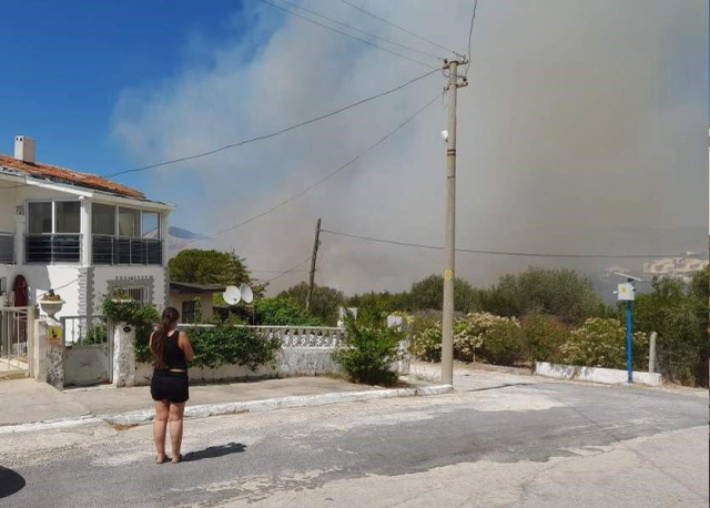 Çeşme ve Urla'da yangın! Bazı mahalleler tahliye edildi