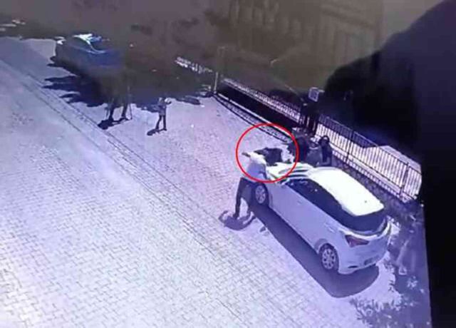 Gelinden kayınvalidesine feci dayak! Önce terlikte dövdü ardından otomobille çarptı