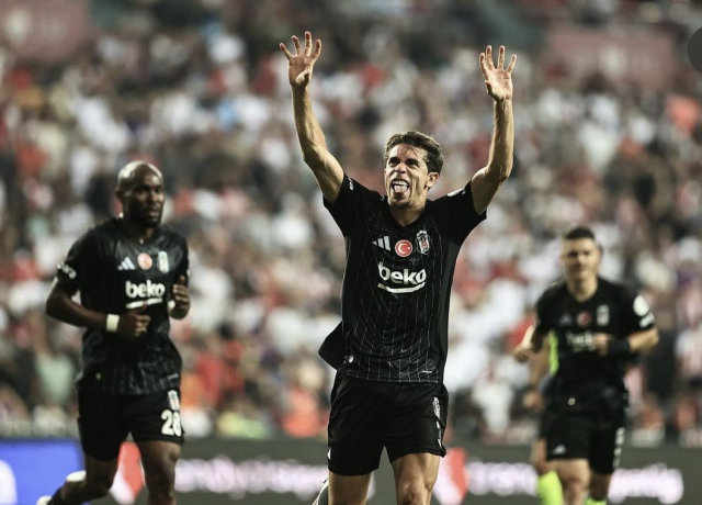 Sergen Yalçın, Beşiktaş'ın deneyimli yıldızını gözden çıkardı