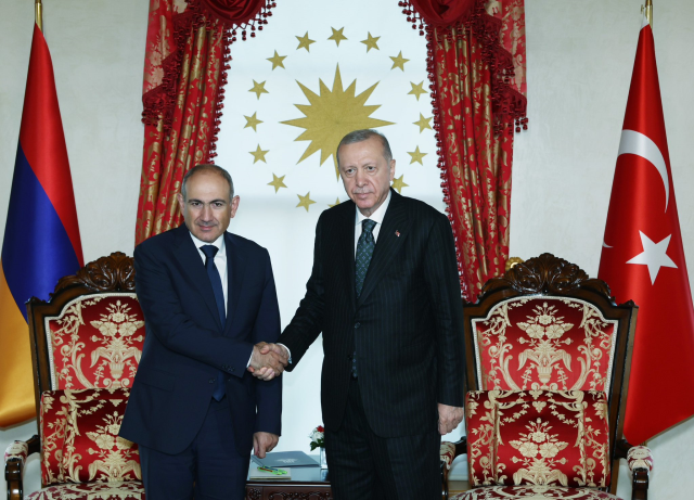 Cumhurbaşkanı Erdoğan Ermenistan Başbakanı Paşinyan'ı kabul etti