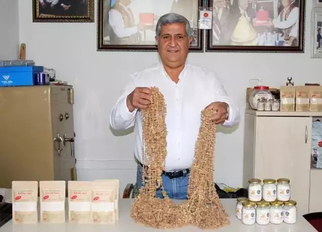 Cumhurbaşkanı Erdoğan gazetecilere ikram etti, ünü tüm Türkiye'ye yayıldı! Bucak salebi kilosu 1500 liradan satılıyor