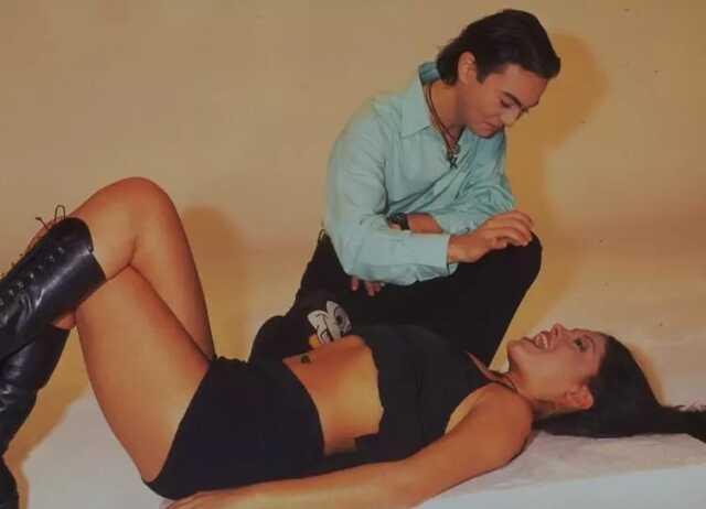 Edis ve Gülşen düet yaptı! Klibte Serdar Ortaç'ın göbekten zeytin yemesine gönderme yaptılar