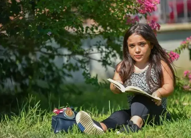 Kollarını güçlendirmek için başladığı halterde şampiyon oldu