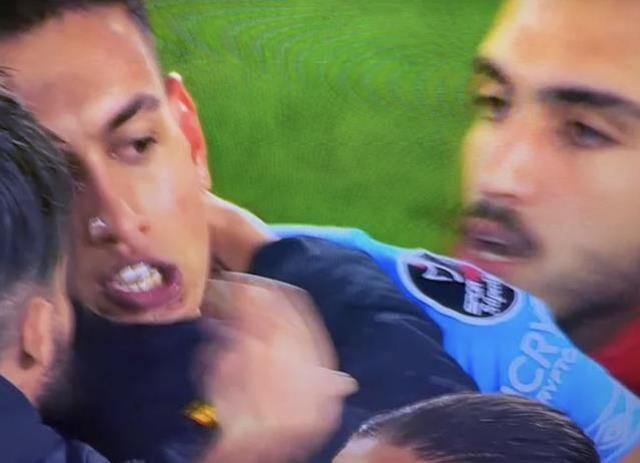 İrfan Can çılgına döndü! Maçın sonunda Mohamed'e saldırdı