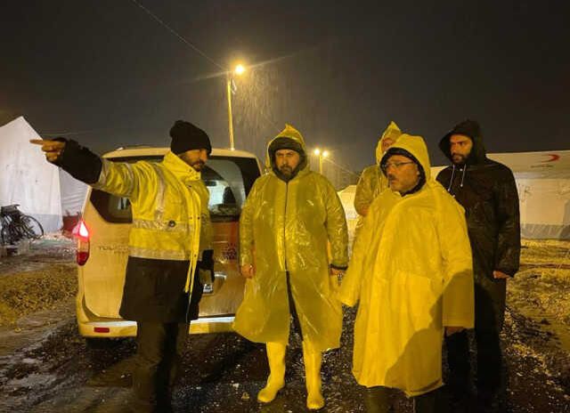 Vali Çiçek, deprem ve selin vurduğu Adıyaman'da çalışmaları yakından takip ediyor