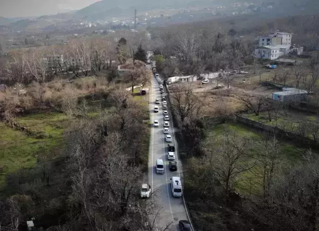 Bir damacana su 16 yerine 2.50 lira! Bursa'da kilometrelerce ucuz su kuyruğu