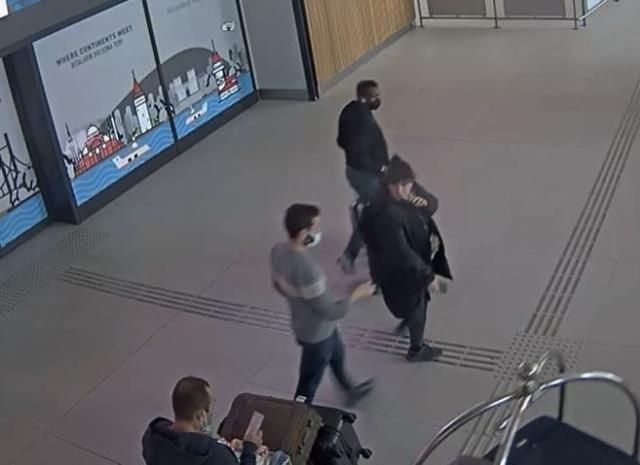 Havalimanındaki kadının göbeğinden çıkan altınların değeri parmak ısırttı