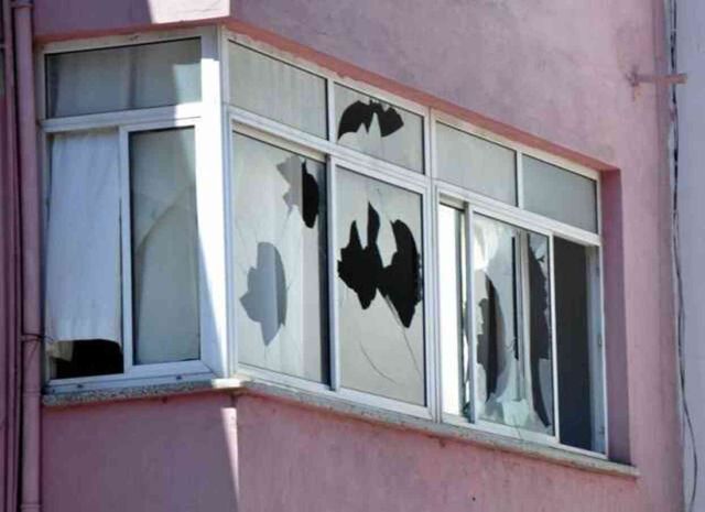 'Suriyeli' gerginliği Antalya'ya da sıçradı! Savaş alanına dönen sokaktaki hasar gün ağarınca ortaya çıktı