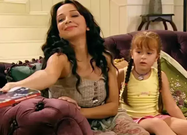 Evrim Akın'a eski rol arkadaşın Zeynep Gülmez'den gönderme