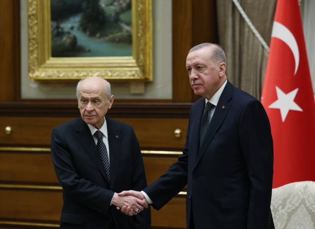 Cumhurbaşkanı Erdoğan ile MHP Lideri Bahçeli'nin Beştepe'deki görüşmesi başladı
