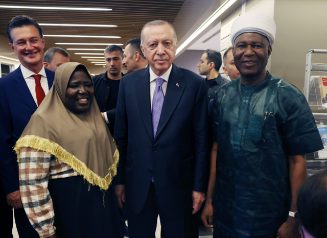 Cumhurbaşkanı Erdoğan'dan kaza geçiren Hasan Basri Yalçın'a hastanede ziyaret