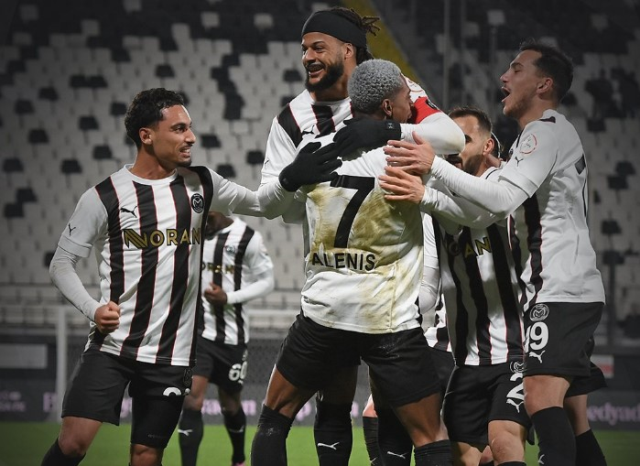 Böyle bir maç yok! Tam 5 gol, her şey 90'da değişti