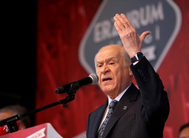 Bahçeli'den Kılıçdaroğlu'nun Demirtaş afişinin önünde poz vermesine sert tepki: Türkiye'ye meydan okuma küstahlığı