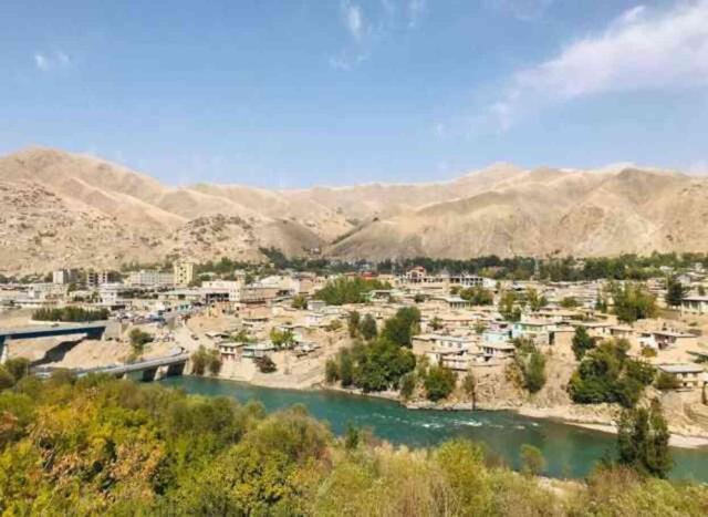 Afganistan'da 6,4 büyüklüğünde deprem! Sarsıntı çevre ülkelerde de hissedildi