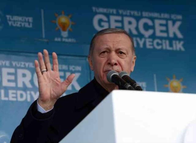 Cumhurbaşkanı Erdoğan: AK Parti seçim çalışmasına silahlı saldırı gerçekleştiren zanlılarından biri yakalandı