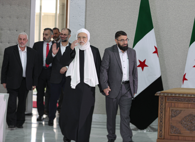 Suriye Cumhurbaşkanı Şara, geçici anayasa bildirgesini imzaladı