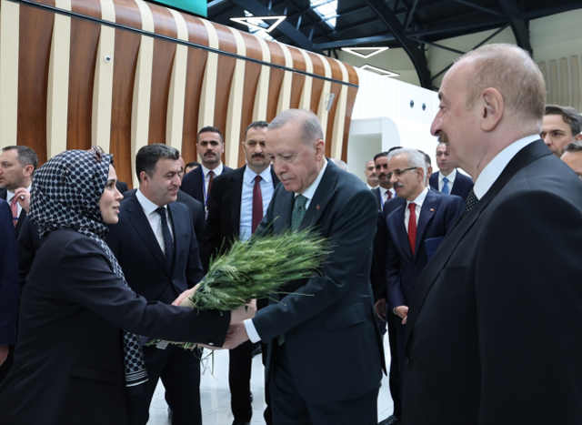 Cumhurbaşkanı Erdoğan ve Aliyev, Laçın Havalimanı'nın açılışını yaptı
