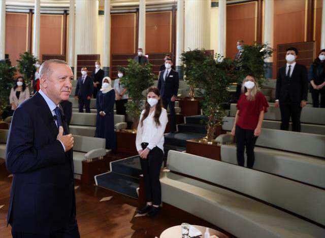 Cumhurbaşkanı Erdoğan'ı gülümseten soru: Darlandığınızda ne yapıyorsunuz?