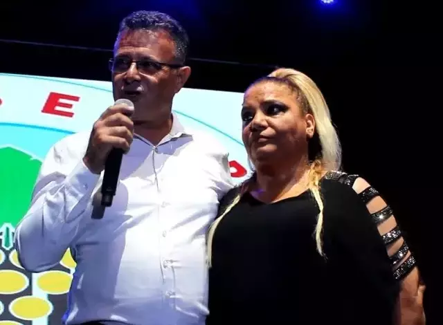 Annesini yeni kaybeden Kibariye, sahnede tüyleri diken diken etti: Annem şarkısını okuyamayacağım