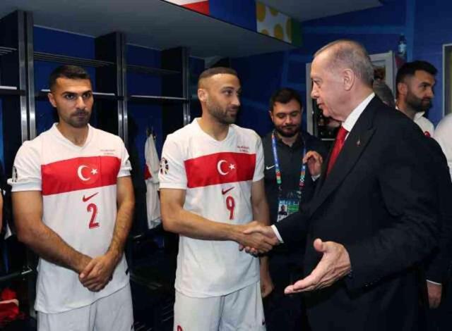 Cumhurbaşkanı Erdoğan maç sonu soyunma odasına indi: Siz bizim şampiyonumuzsunuz