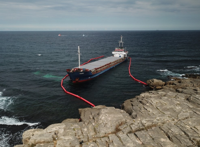Kocaeli'de karaya oturan kuru yük gemisi için dikkat çeken uyarı