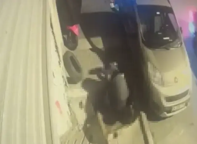 Küfürleşme cinayeti kamerada! Sırtından bıçaklayıp başını yere vurdu