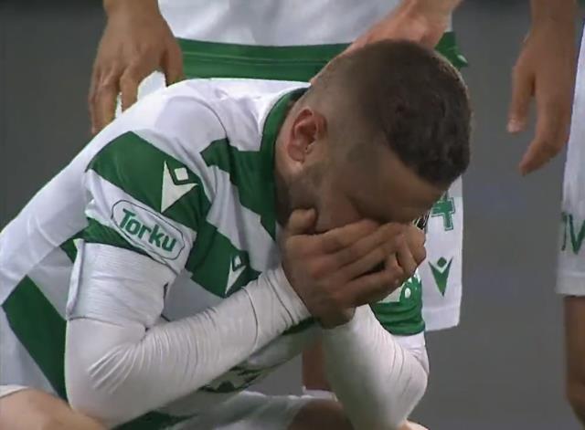 Konya'da gözyaşları sel oldu! Skubic maç biter bitmez yere çöküp hüngür hüngür ağlamaya başladı