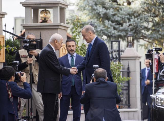 Cumhurbaşkanı Erdoğan, Bahçeli arasındaki kritik görüşme başladı